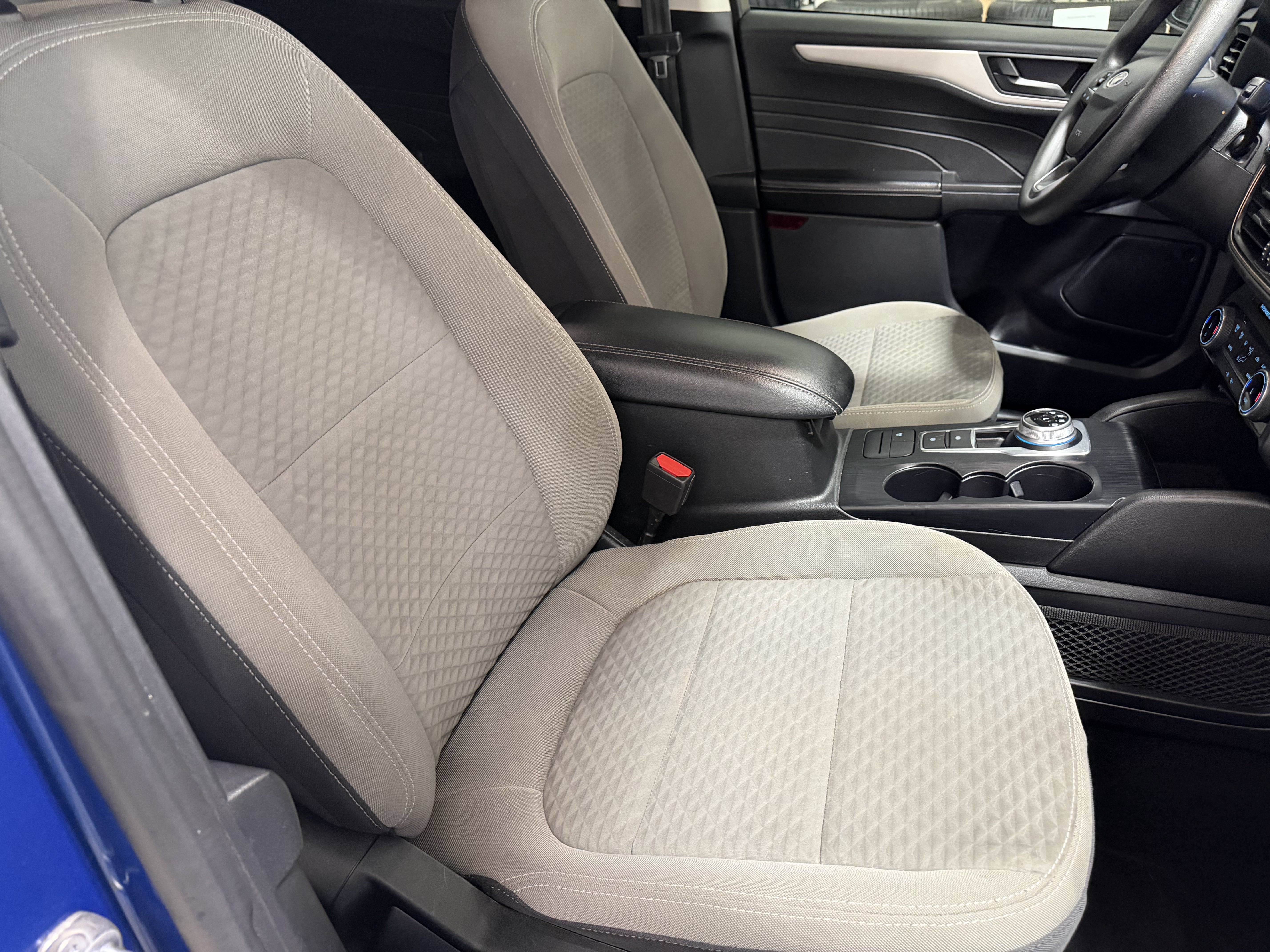 Used 2022 Ford Escape SE FWD image 21