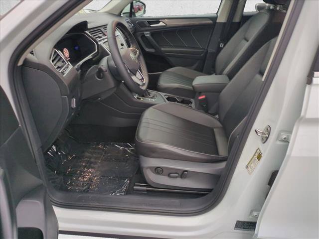 Used 2022 Volkswagen Tiguan SE image 15