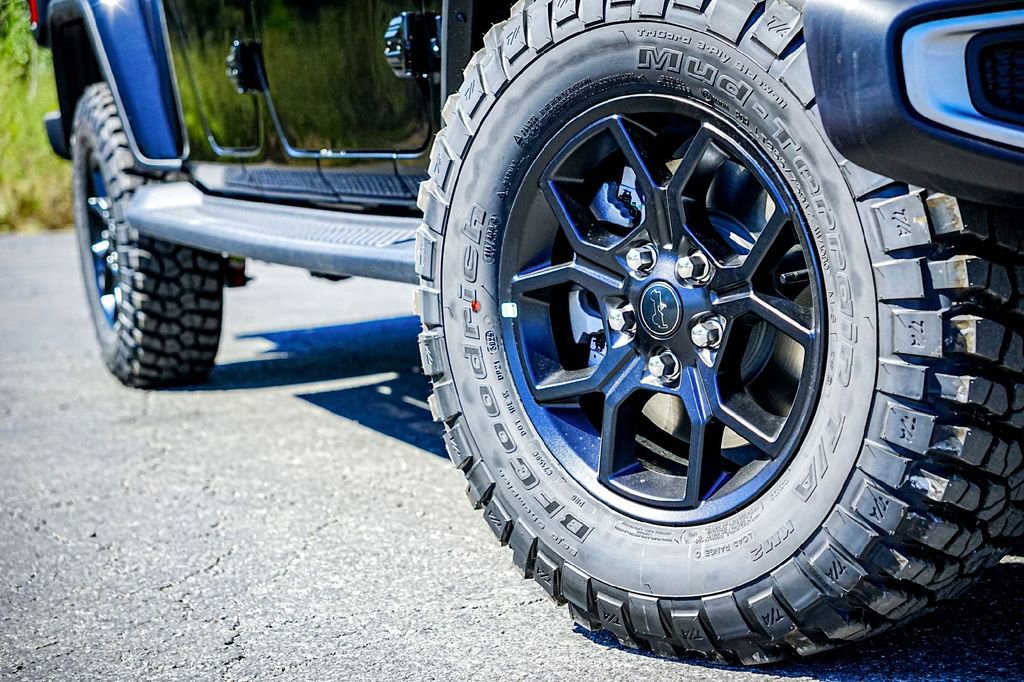 New 2025 Jeep Gladiator Sport image 3