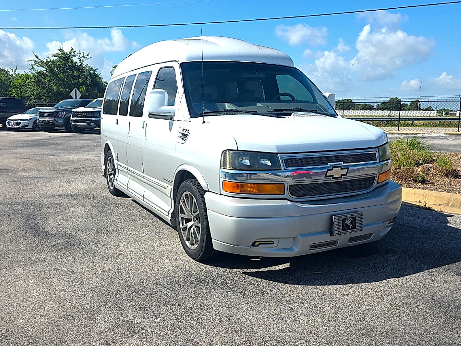 Used 2014 Chevrolet Express 1500 RWD image 8