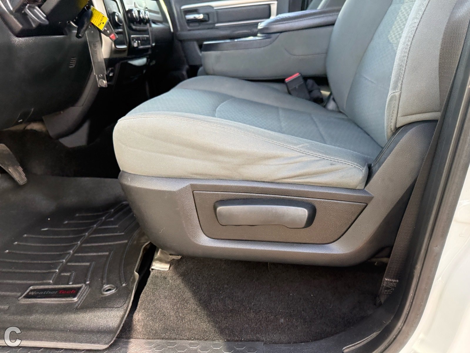 Used 2015 RAM 2500 SLT image 20