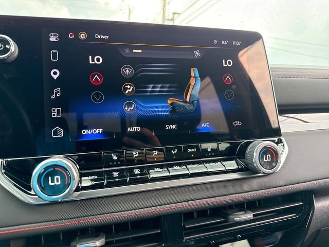 Used 2024 Chevrolet Colorado Z71 w/ Z71 Convenience Package 2 AWD/4WD image 19