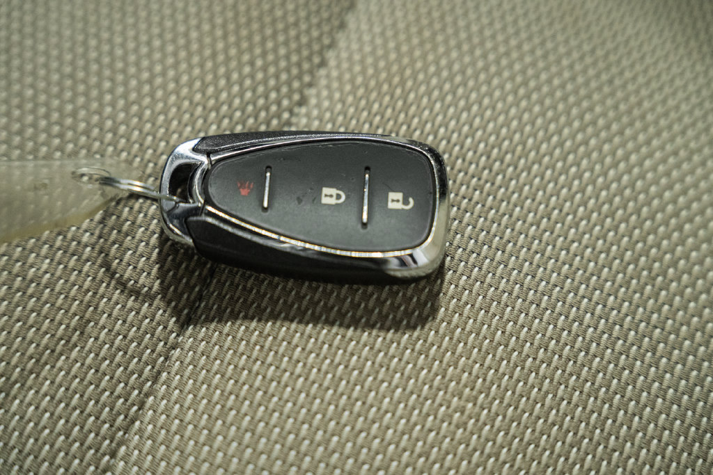 Used 2022 Chevrolet Traverse LS AWD/4WD image 33