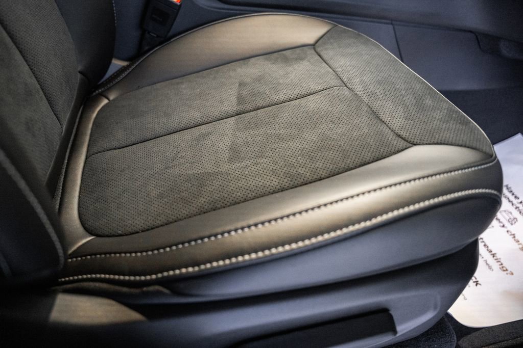 New 2025 Jeep Grand Cherokee Altitude image 32