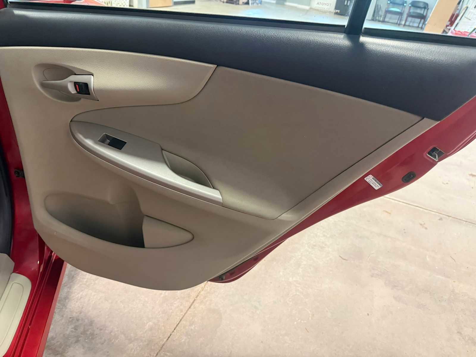 Used 2012 Toyota Corolla LE FWD image 26