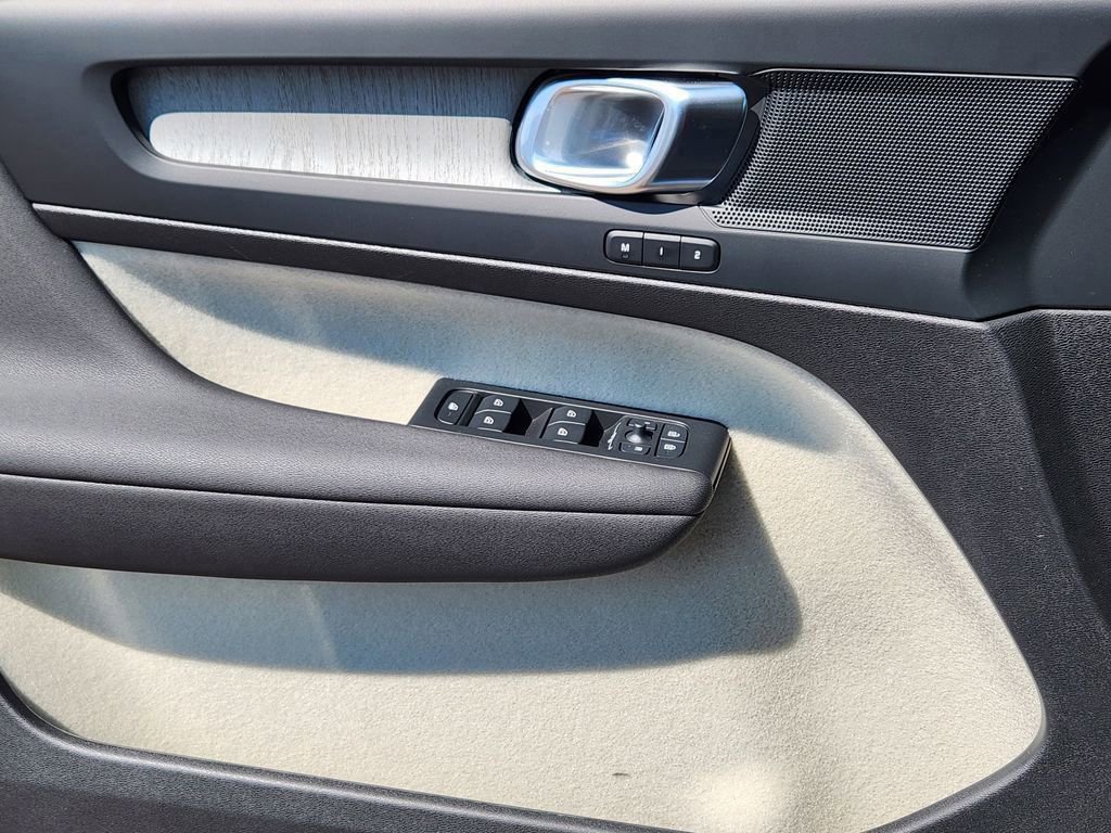 New 2026 Volvo XC40 B5 Plus w/ Protection Package Premier image 3