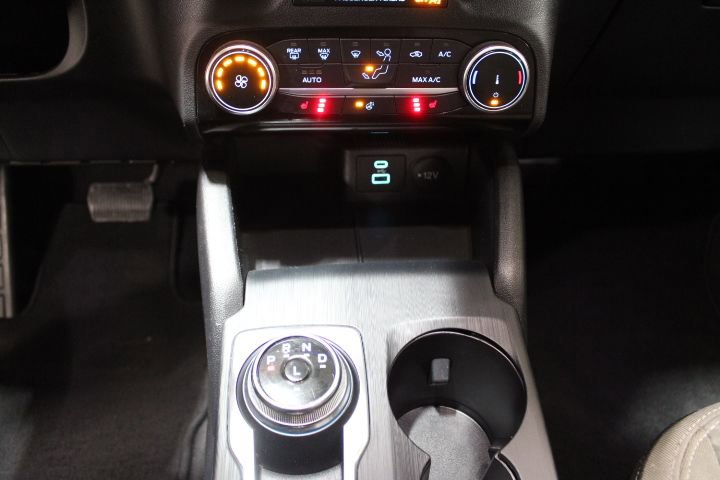 Used 2022 Ford Escape SE w/ SE Sport Appearance Package image 31