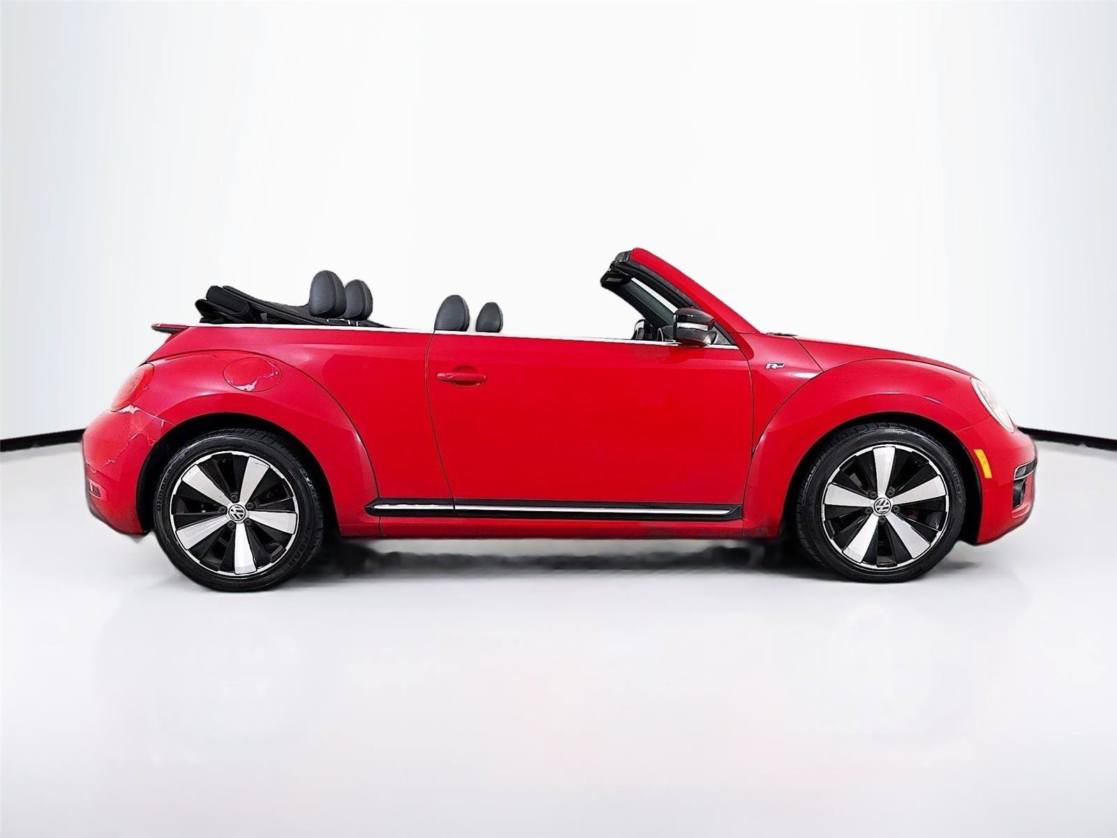 Used 2015 Volkswagen Beetle R-Line FWD image 6