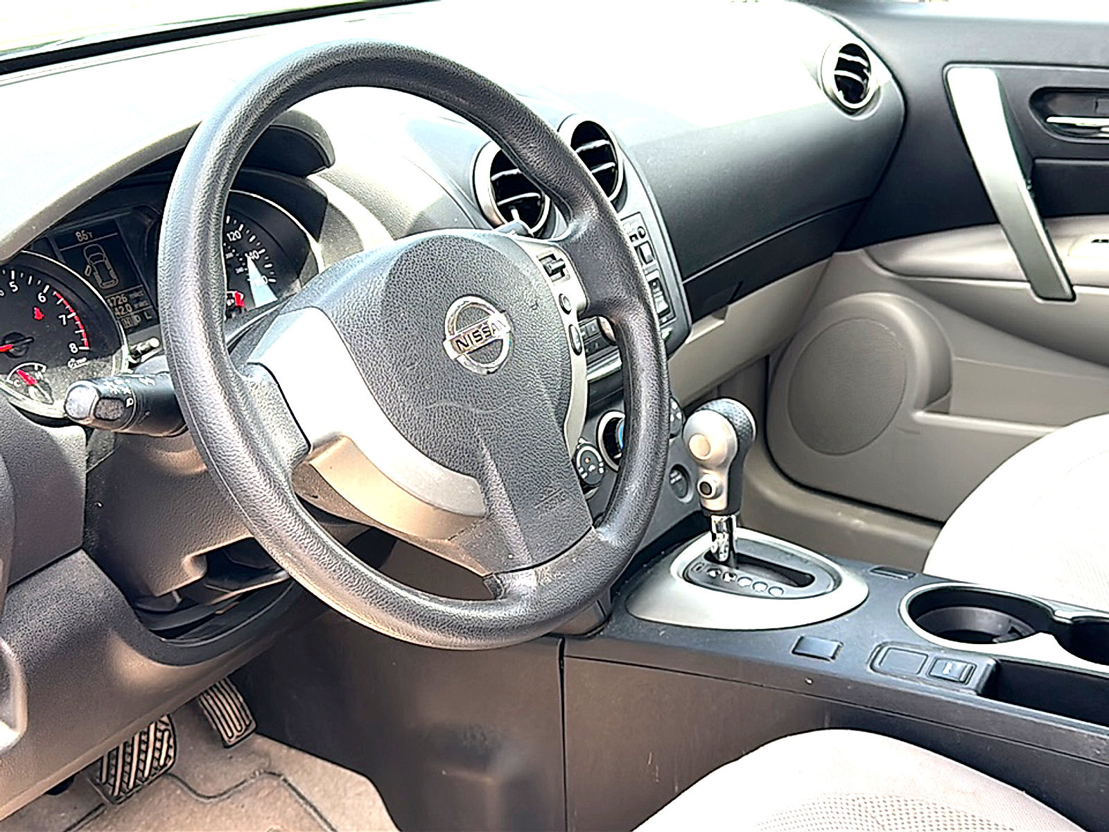 Used 2013 Nissan Rogue S FWD image 12