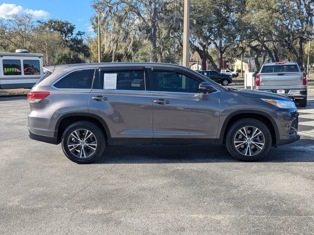 Used 2019 Toyota Highlander LE image 7