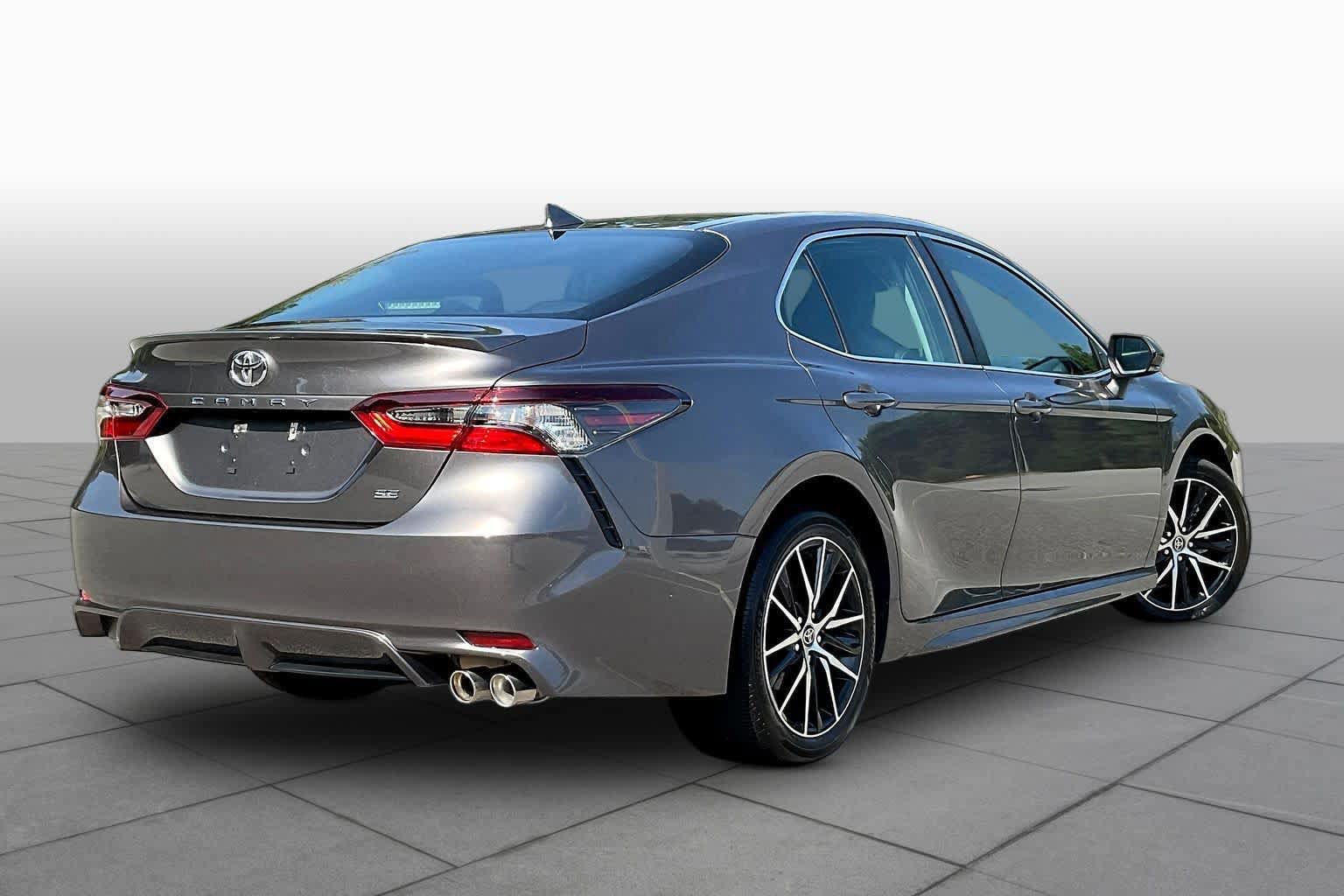 Used 2023 Toyota Camry SE FWD image 13