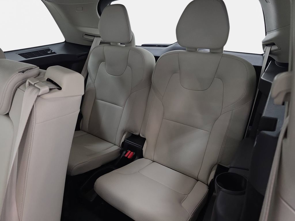 Used 2023 Volvo XC90 B6 Plus w/ Protection Package image 37