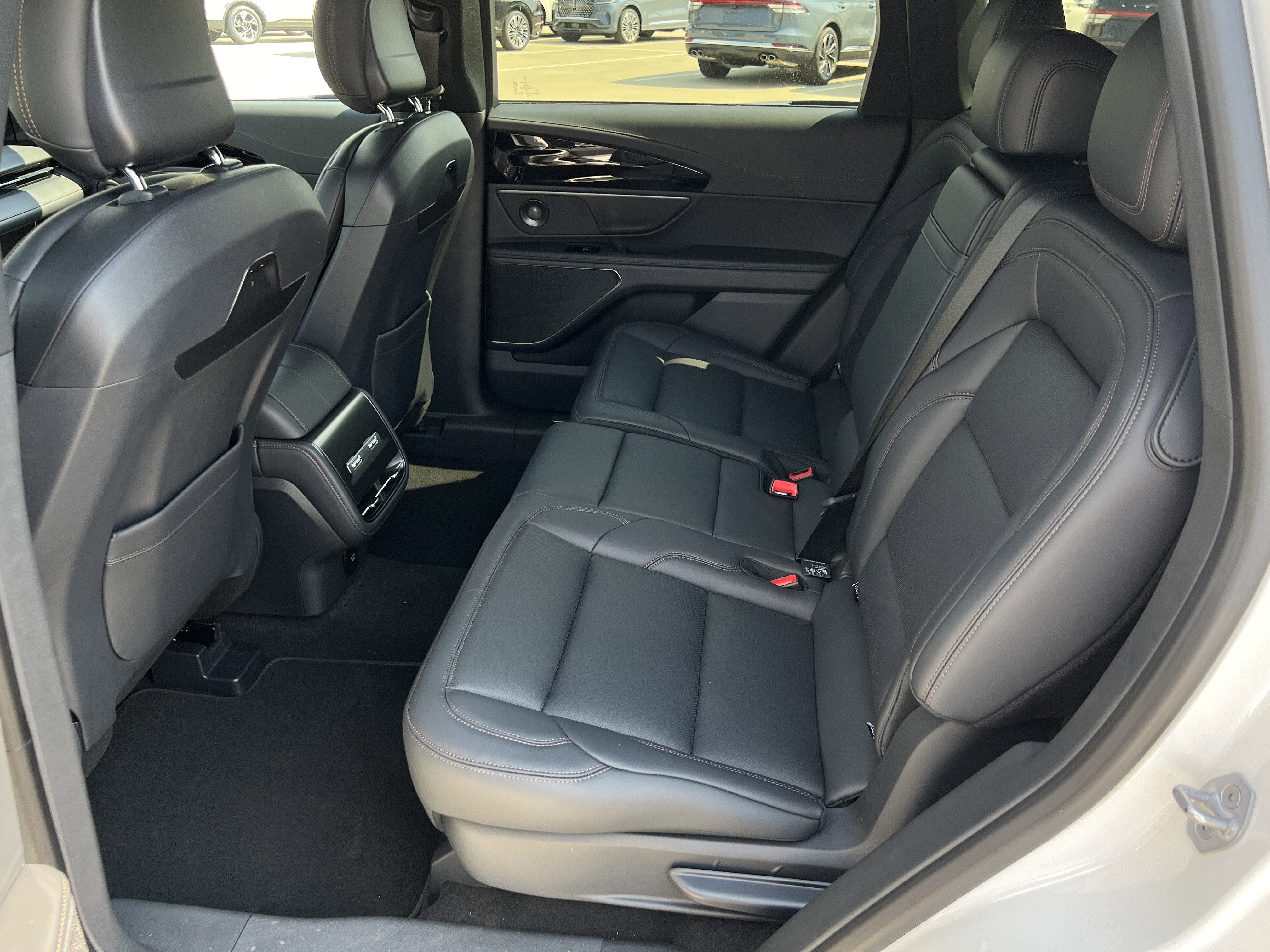 New 2025 Lincoln Nautilus Premier w/ Equipment Group 102A image 28