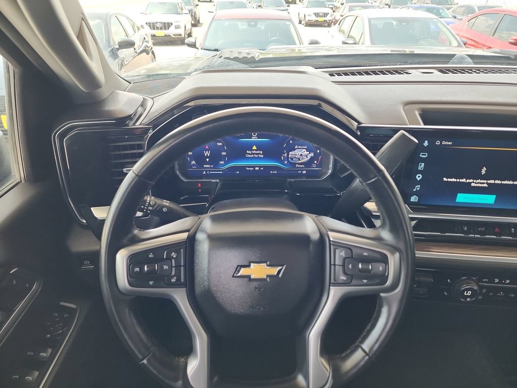 Used 2025 Chevrolet Silverado 2500 LT w/ Convenience Package AWD/4WD image 16
