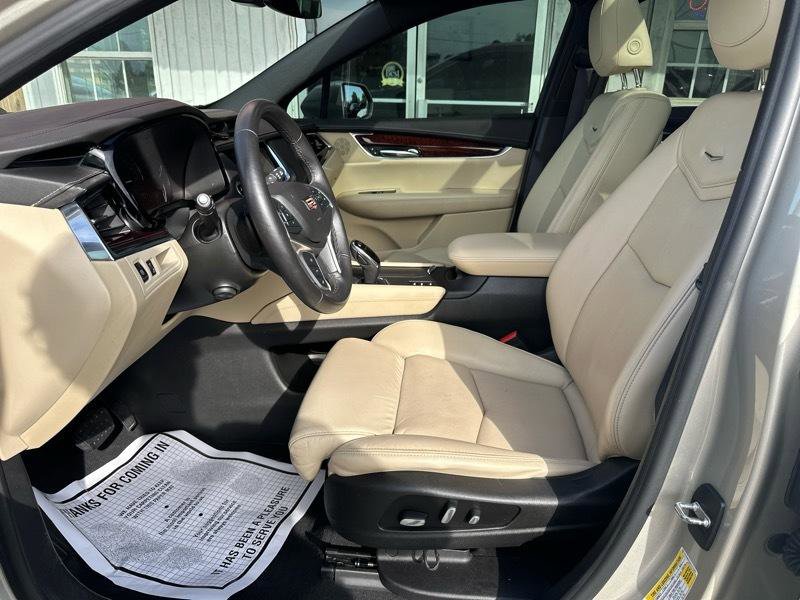 Used 2017 Cadillac XT5 Premium Luxury w/ Driver Assist Package image 13