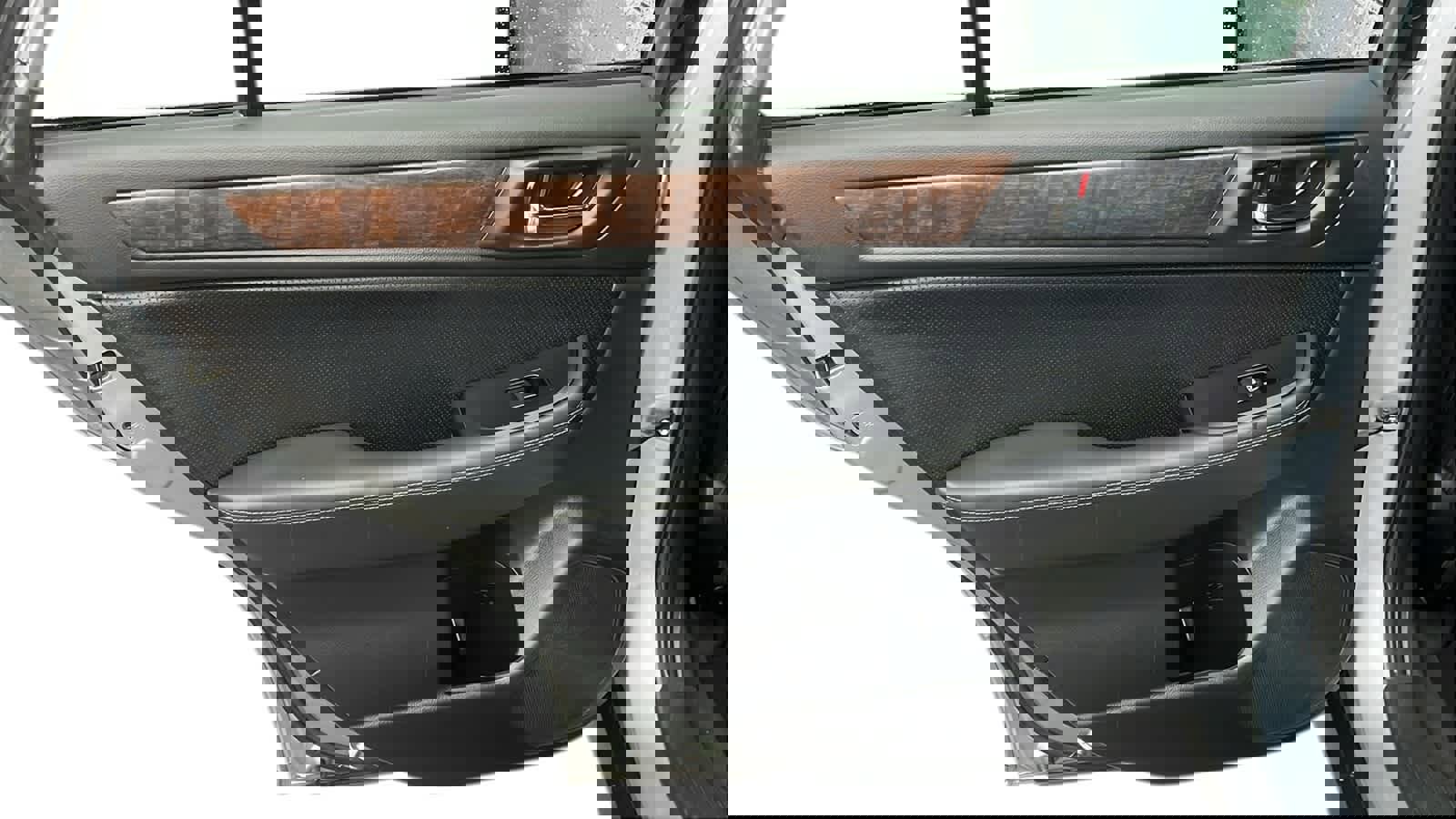 Used 2017 Subaru Outback 3.6R Limited image 19