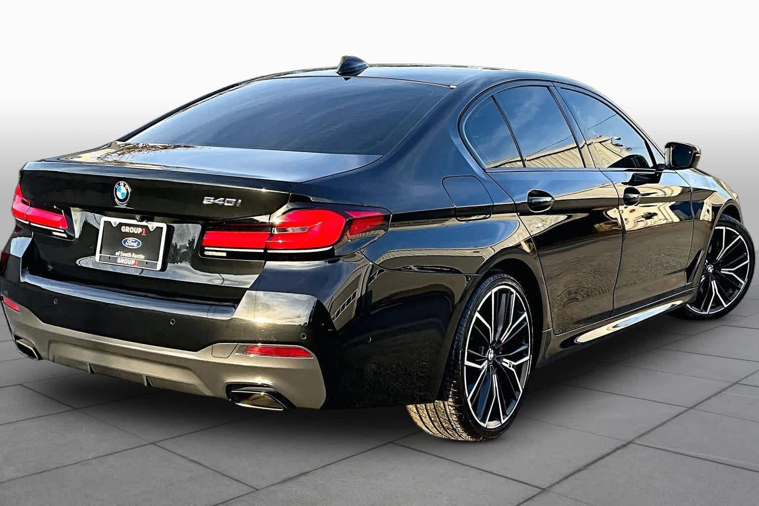 Used 2022 BMW 540i w/ M Sport Package RWD image 12