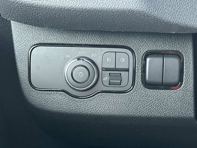 Used 2023 Mercedes-Benz Sprinter 2500 image 31