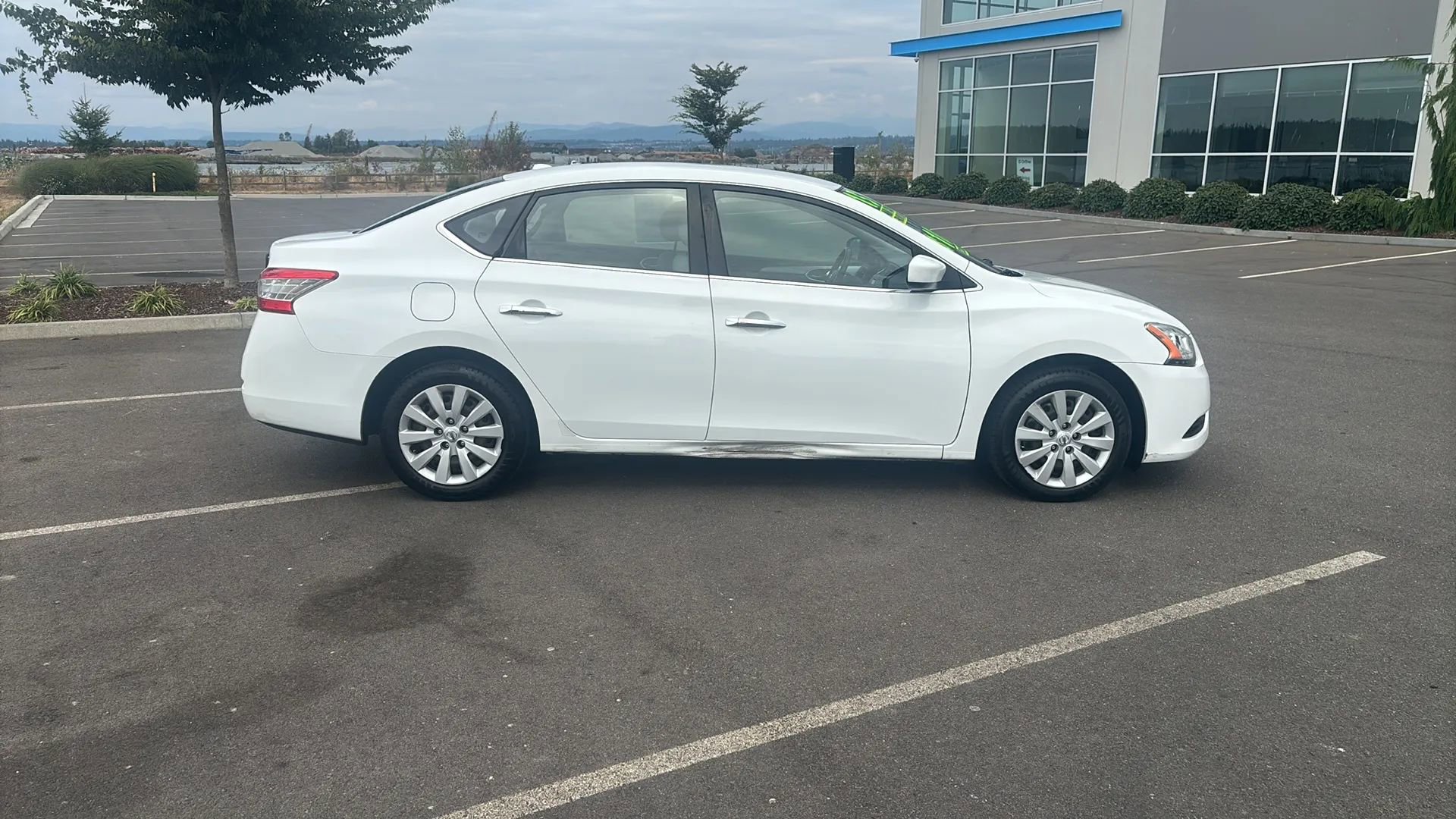 Used 2015 Nissan Sentra SV image 4