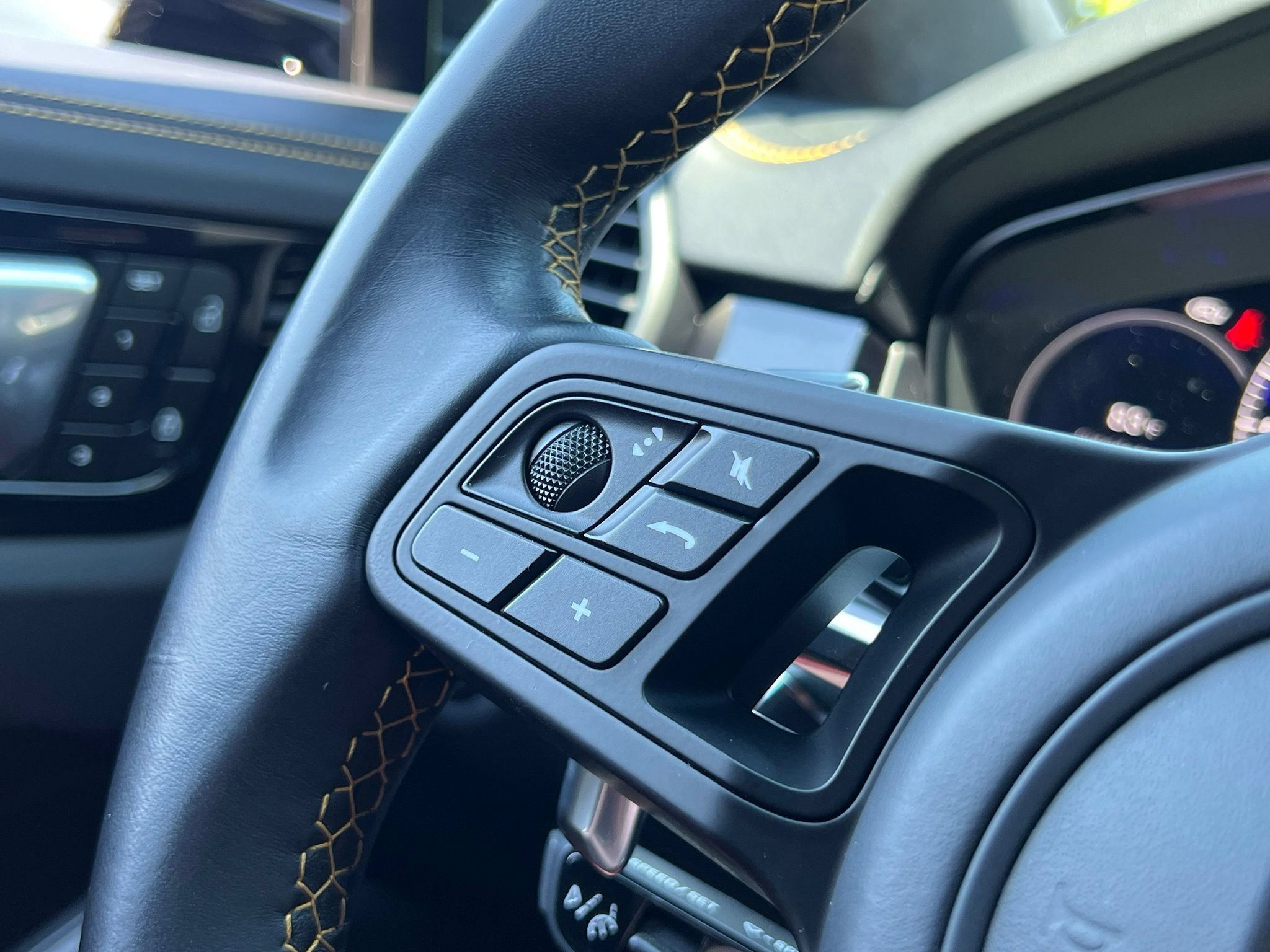 Used 2023 Porsche Cayenne Turbo GT AWD/4WD image 27