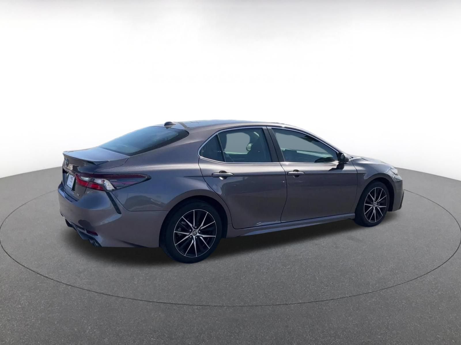 Used 2024 Toyota Camry SE FWD image 15