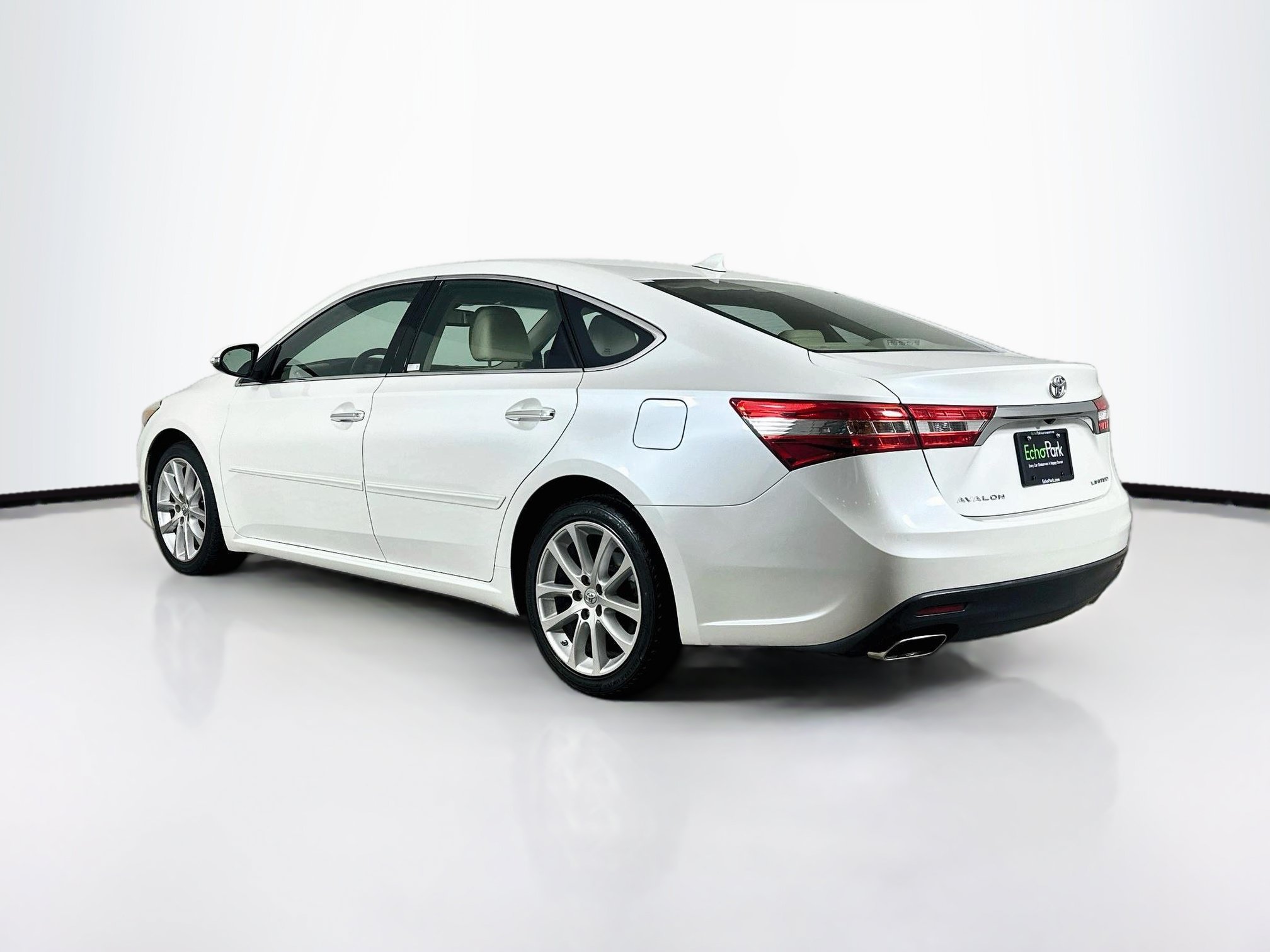 Used 2013 Toyota Avalon Limited FWD image 5
