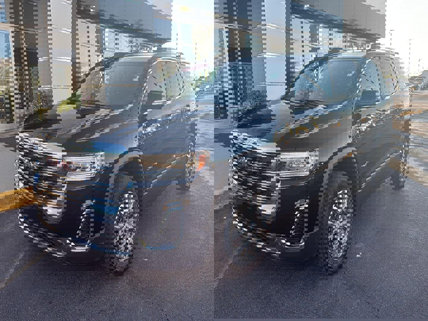 Used 2023 GMC Acadia SLE w/ Driver Convenience Package image 9