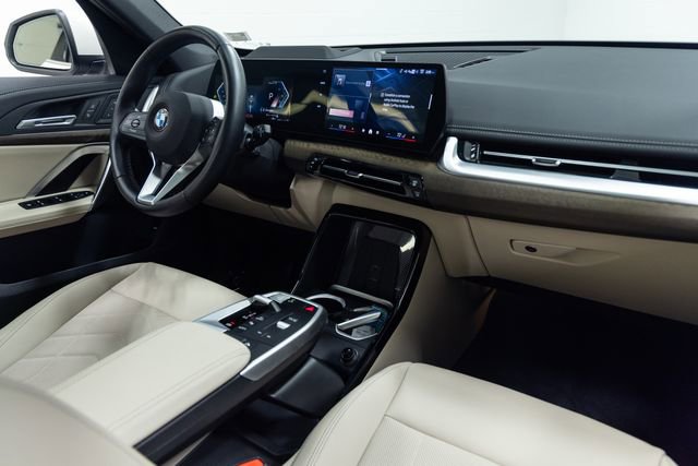Used 2025 BMW X1 xDrive28i w/ Technology Package image 26
