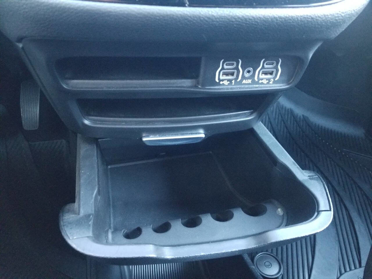 Certified 2023 Chrysler Pacifica Touring image 32