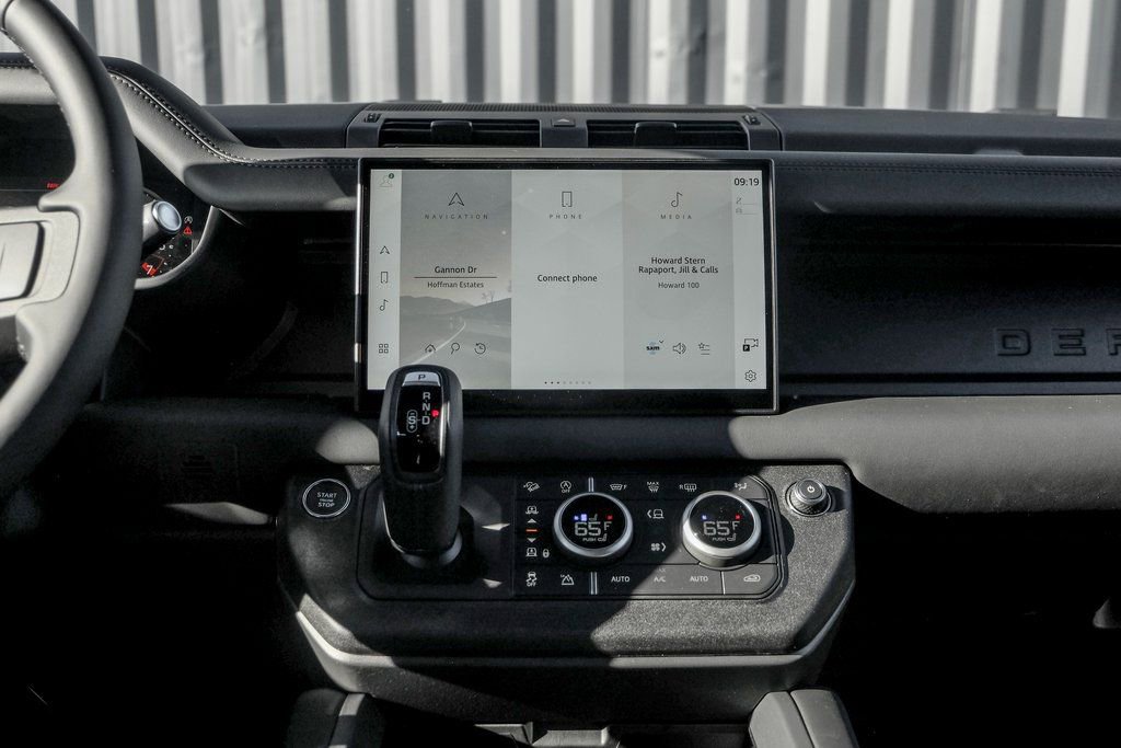 Used 2025 Land Rover Defender 110 S image 20