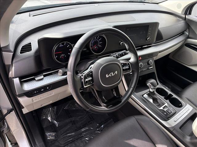 Used 2022 Kia Carnival LX image 13