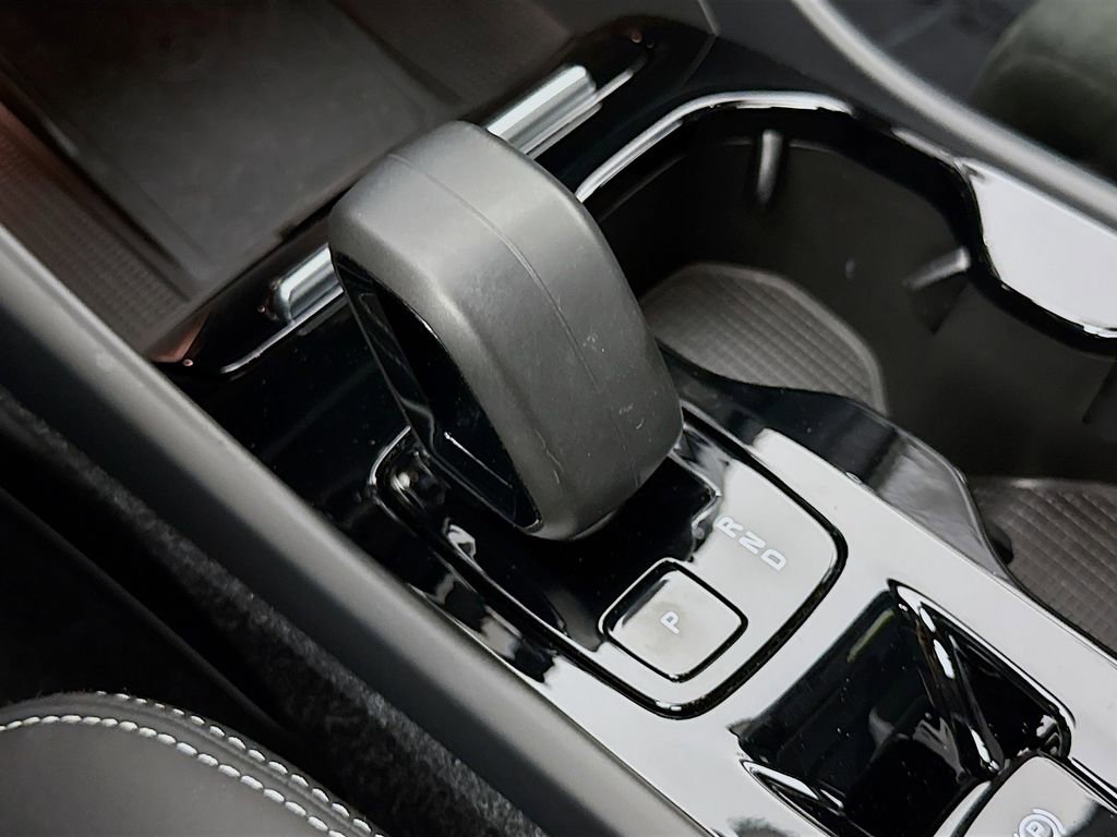 Used 2023 Volvo XC40 B5 Ultimate w/ Protection Package Premier image 17