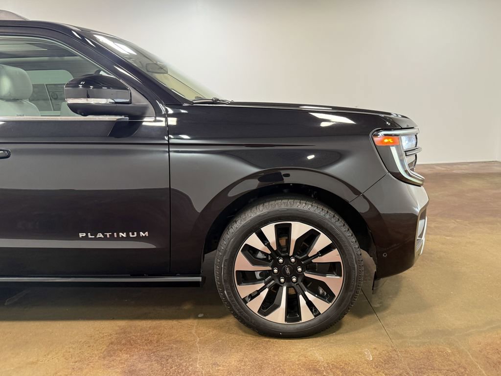 Used 2025 Ford Expedition Max Platinum w/ Driver's Package AWD/4WD image 31