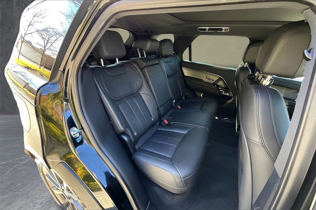 Used 2025 Land Rover Range Rover Sport image 24