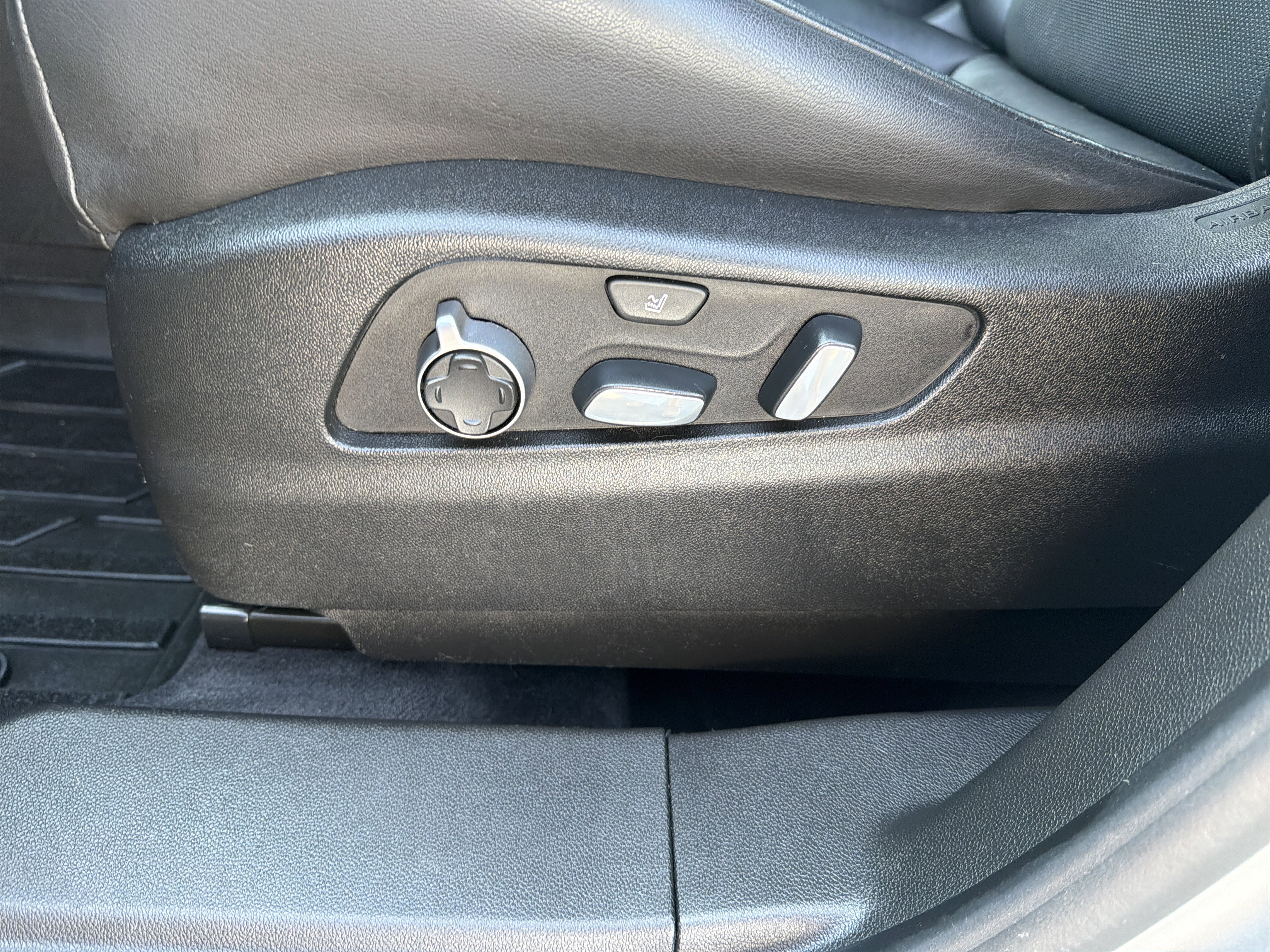 Used 2019 Cadillac XT4 Sport image 18