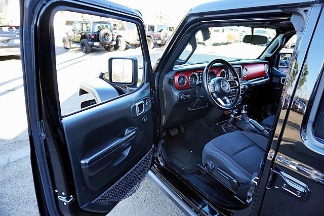 Used 2020 Jeep Wrangler Unlimited Rubicon AWD/4WD image 36