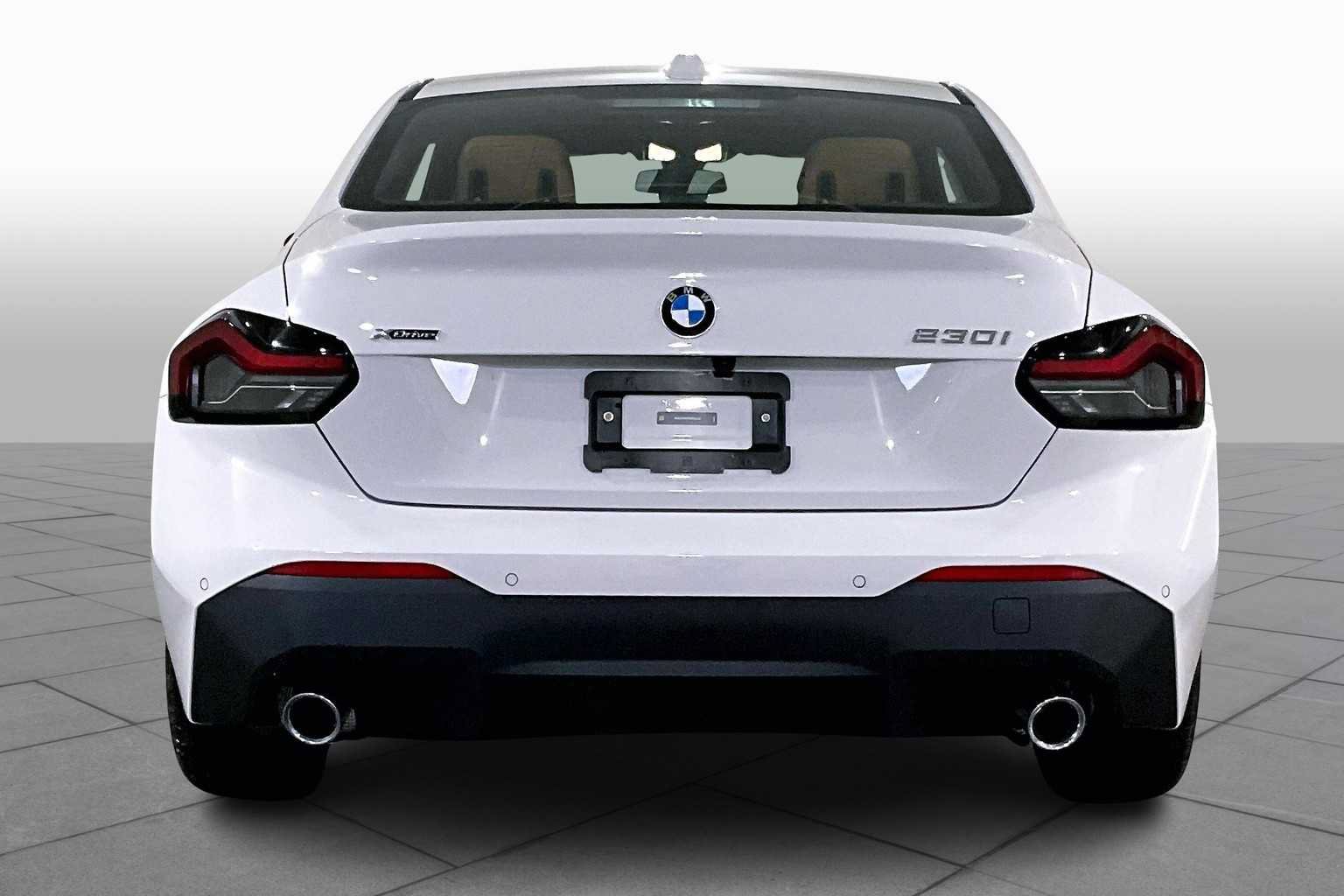 New 2025 BMW 230i xDrive Coupe w/ Convenience Package AWD/4WD image 4