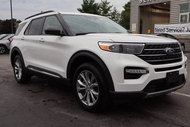 Used 2023 Ford Explorer XLT w/ Equipment Group 202A AWD/4WD image 12