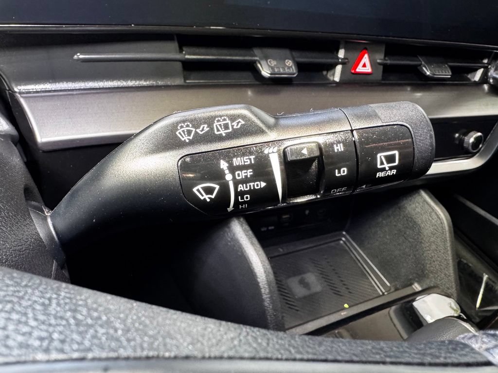 Used 2025 Kia Sportage EX AWD/4WD image 25