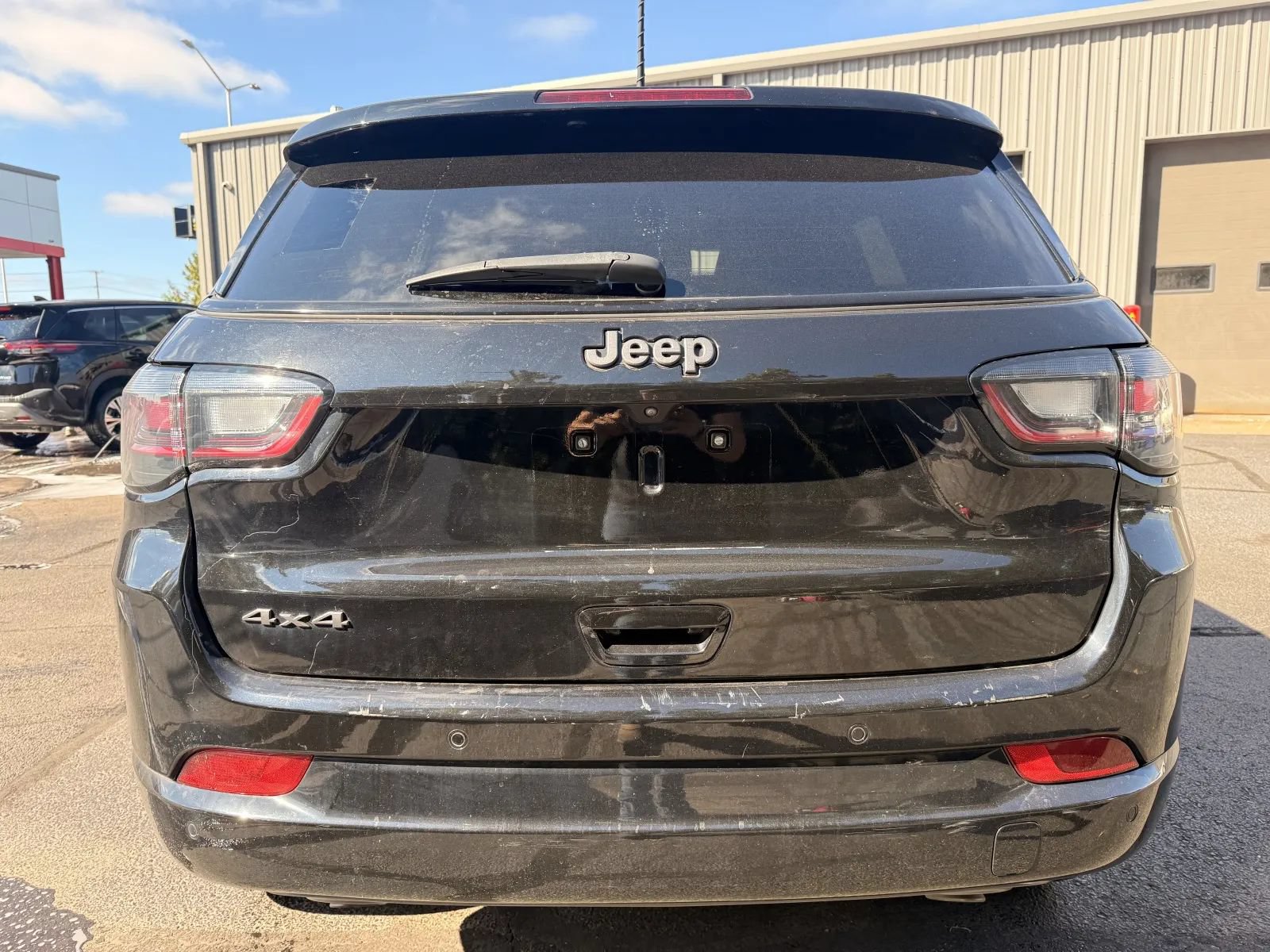 Used 2023 Jeep Compass High Altitude AWD/4WD image 3