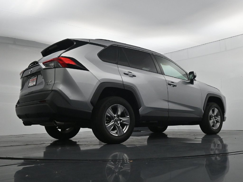 Used 2024 Toyota RAV4 XLE AWD/4WD image 37
