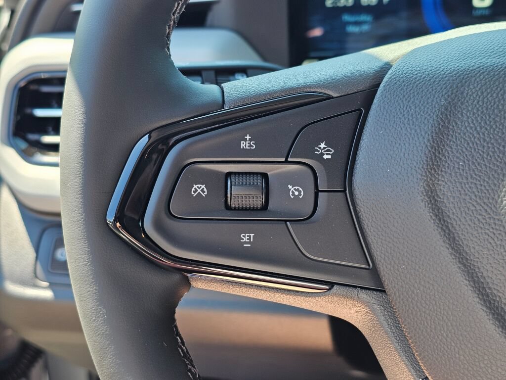 New 2027 Chevrolet Bolt LT w/ Comfort Package FWD image 34