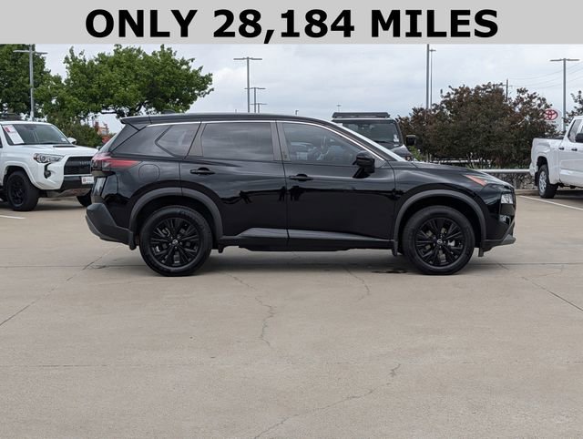 Used 2023 Nissan Rogue SV image 4