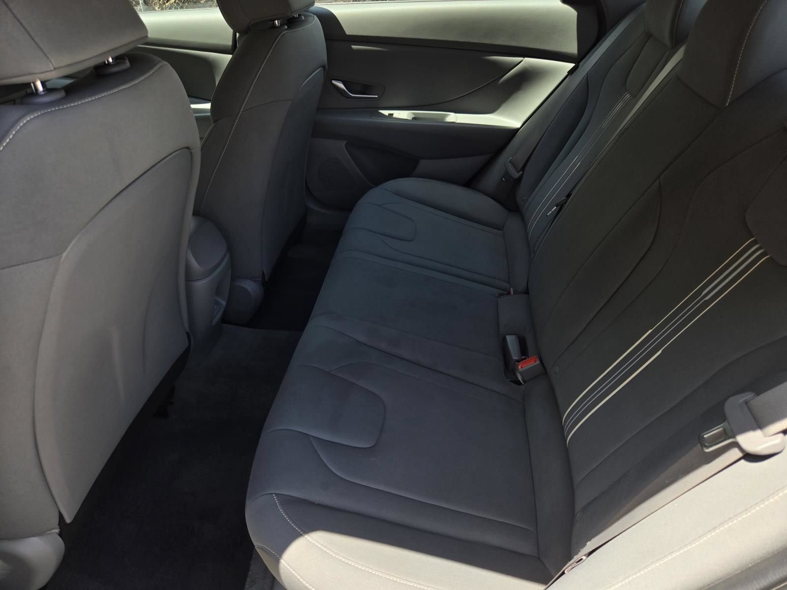 Used 2024 Hyundai Elantra SEL FWD image 15