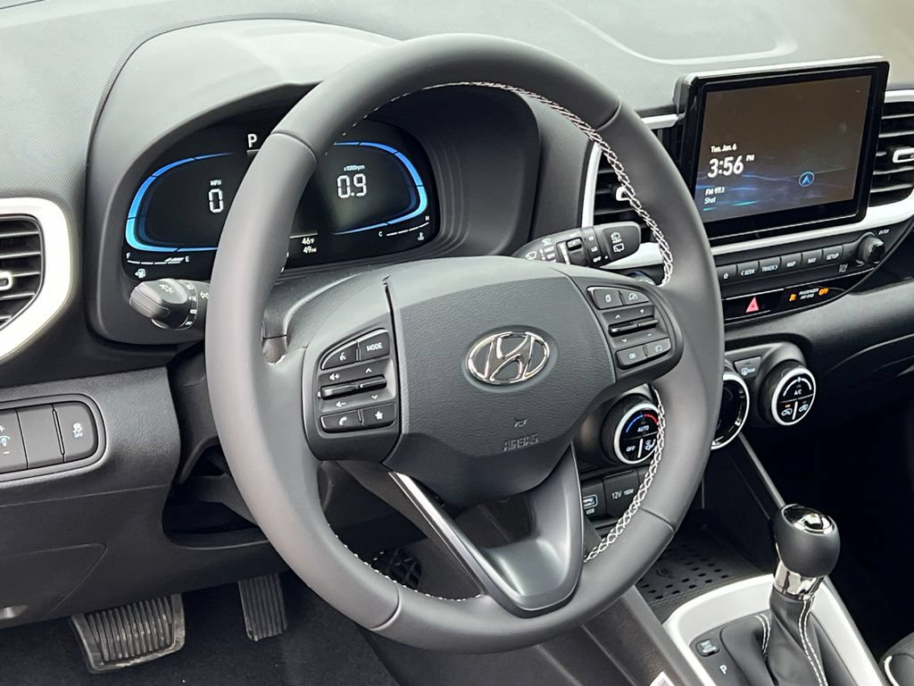 New 2025 Hyundai Venue Limited FWD image 8