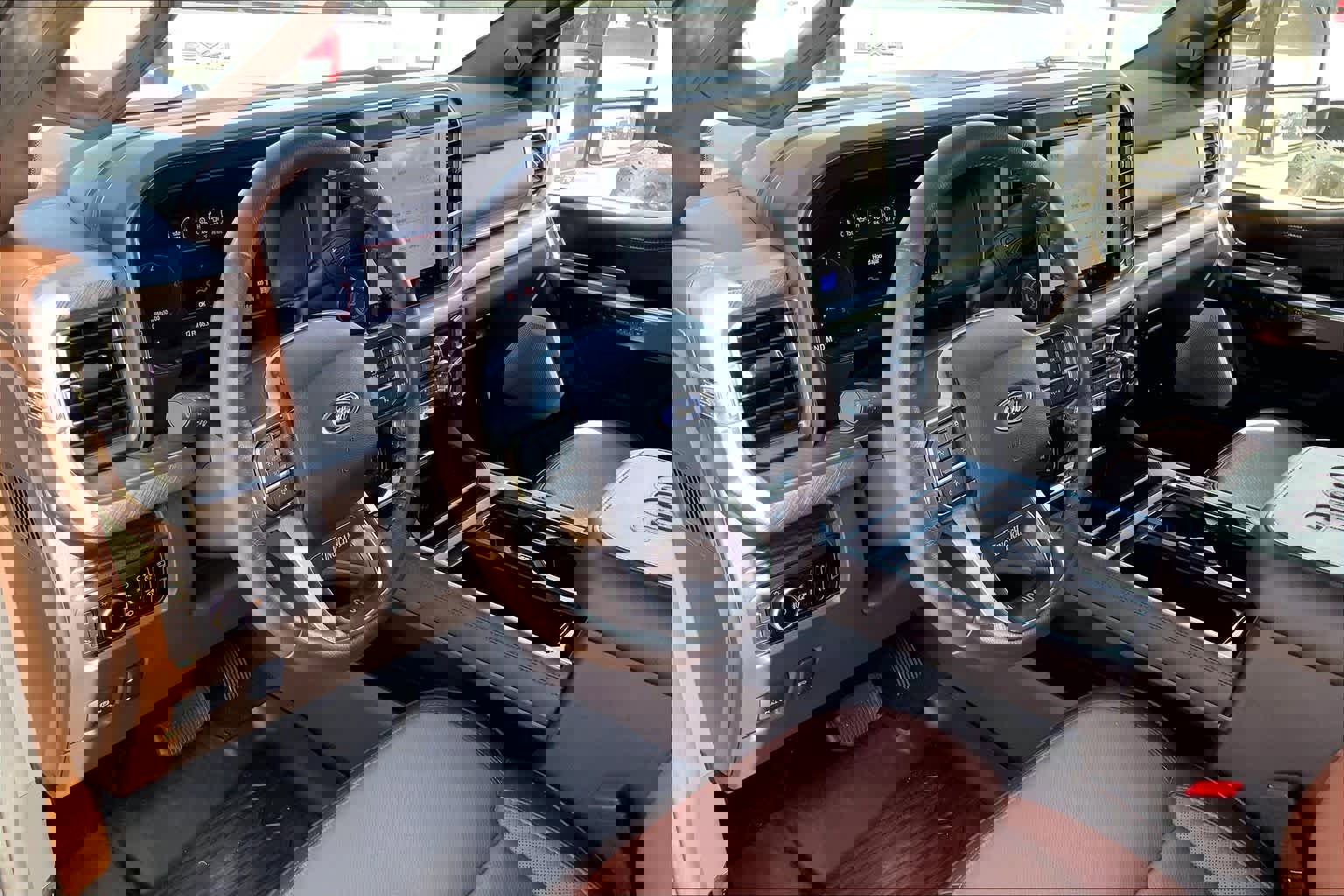 Certified 2025 Ford F450 King Ranch w/ FX4 Off-Road Package AWD/4WD image 18