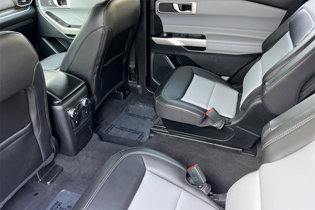 Used 2022 Ford Explorer XLT w/ Equipment Group 202A image 15