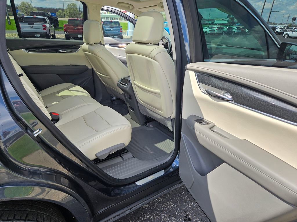 Used 2020 Cadillac XT6 Premium Luxury w/ LPO, Floor Liner Package image 28