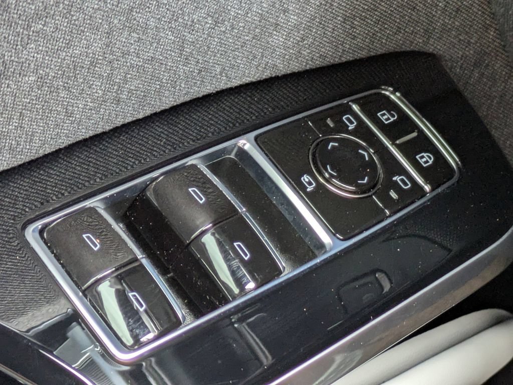 Certified 2025 Cadillac Escalade Premium Luxury Platinum w/ LPO, Radiant Package RWD image 27
