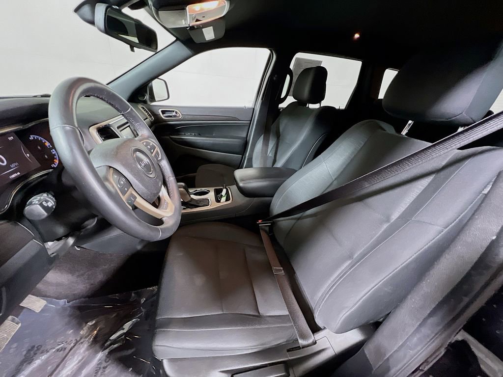 Used 2016 Jeep Grand Cherokee Laredo AWD/4WD image 17